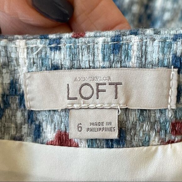 Ann Taylor Loft Blue Geometric‎ Print Pencil Skirt- 6 - Picture 2 of 9